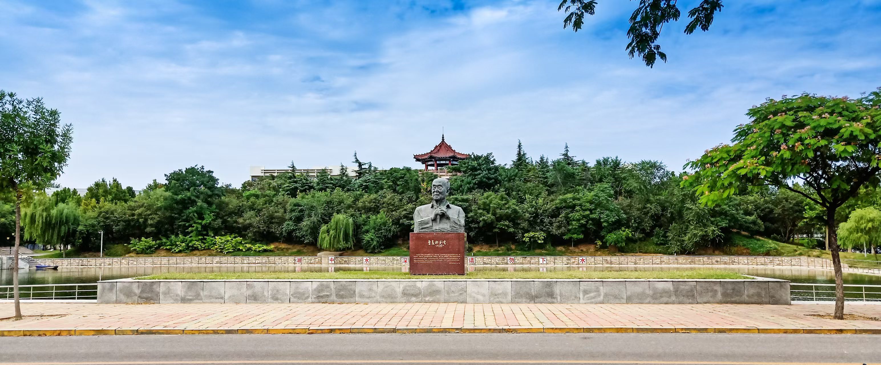      聊大讲坛：基于移动签到数据的轨迹用户链接和用户识别