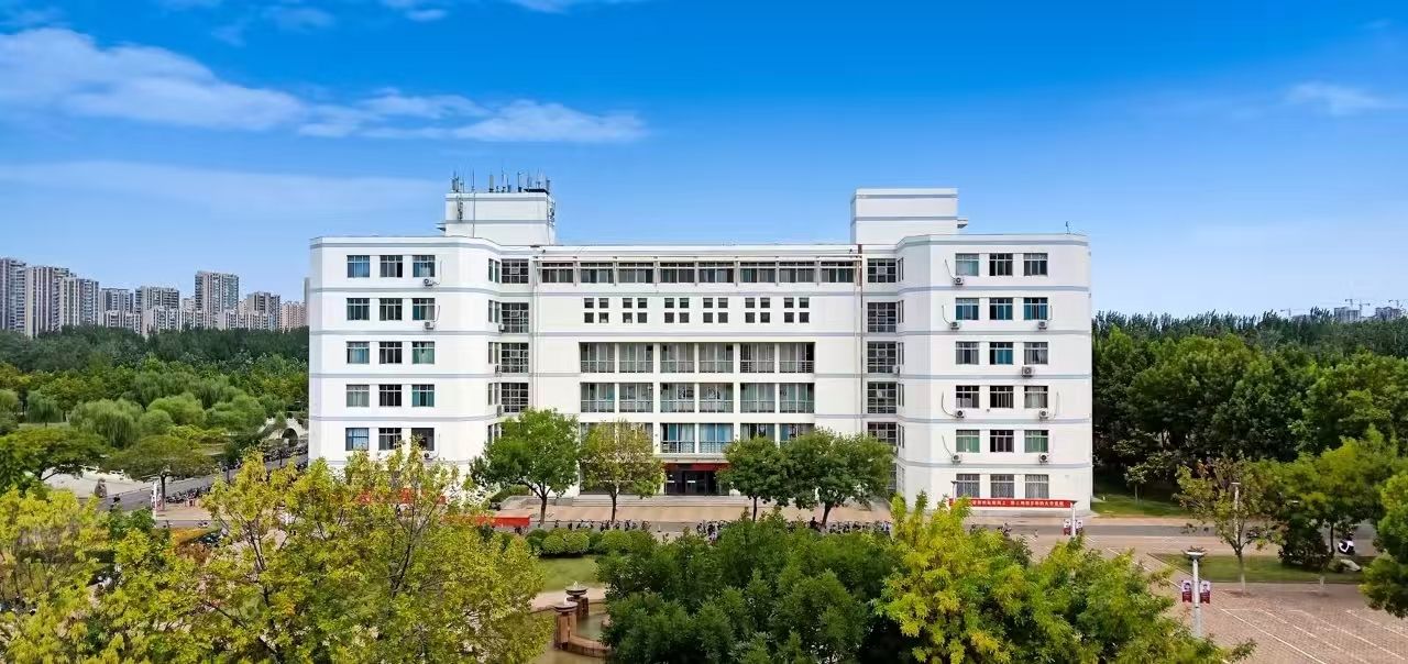 法国萨瓦大学洛奇教授、希腊克里特大学玛利亚教授访问beat365在线唯一官网